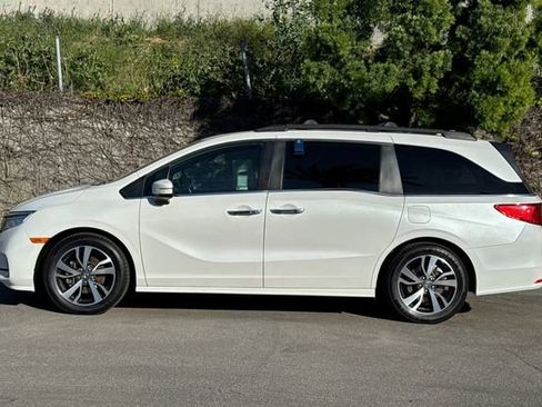 Certified 2022 Honda Odyssey Touring image 8