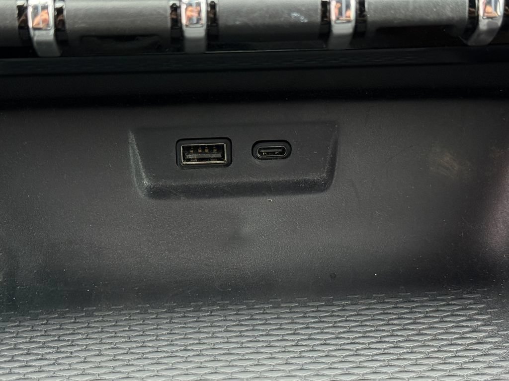 Used 2025 GMC Terrain Elevation AWD/4WD image 35