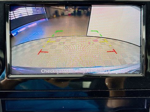 Used 2020 Nissan Rogue SV image 13