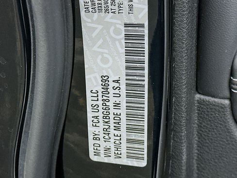 Used 2023 Jeep Grand Cherokee L Limited image 12