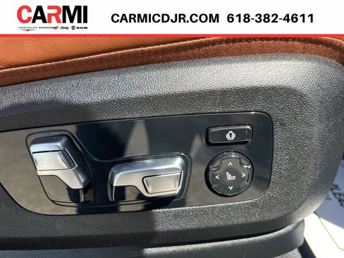 Used 2021 BMW X7 M50i AWD/4WD image 17