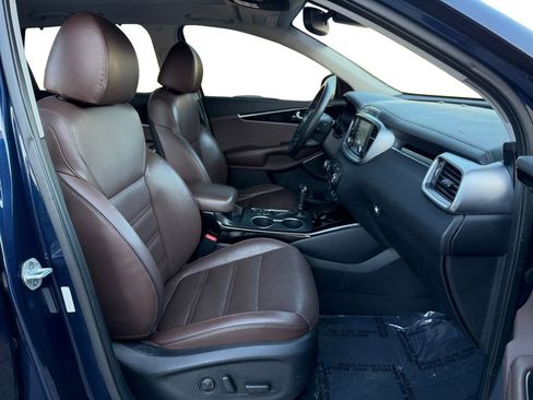 Used 2019 Kia Sorento SX FWD image 18