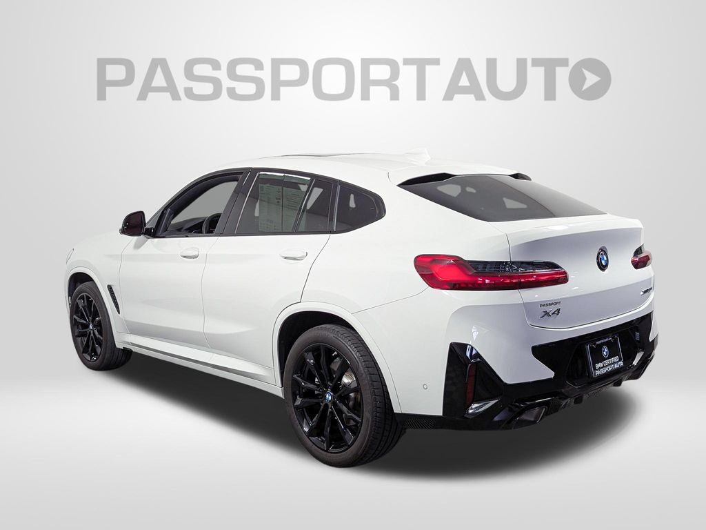 Used 2024 BMW X4 xDrive30i w/ Premium Package AWD/4WD image 3