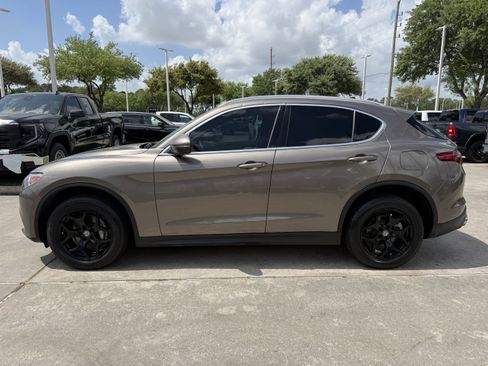 Used 2019 Alfa Romeo Stelvio image 8