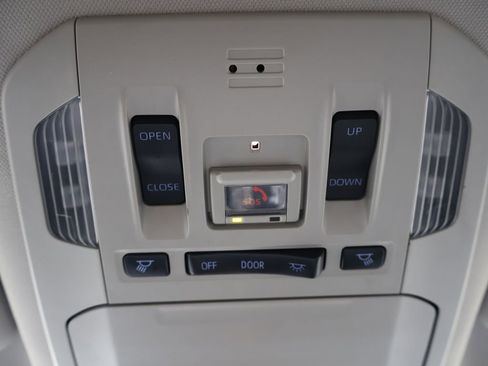 Used 2022 Toyota Highlander Limited image 15