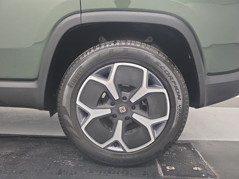 Used 2024 Rivian R1S Adventure AWD/4WD image 10