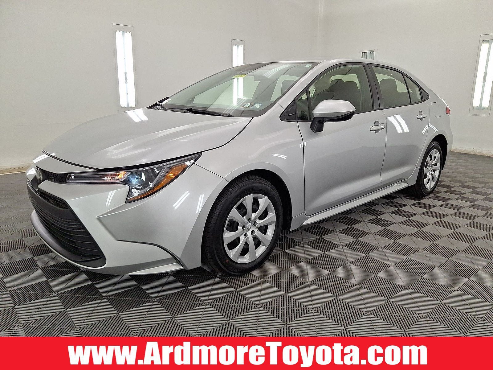 Used 2023 Toyota Corolla LE FWD image 1