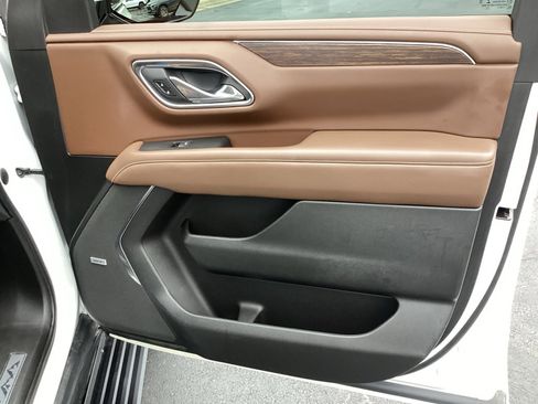 Used 2023 Chevrolet Suburban High Country w/ Premium Package 2 image 25