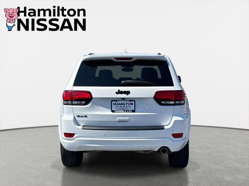 Used 2019 Jeep Grand Cherokee Altitude AWD/4WD image 3