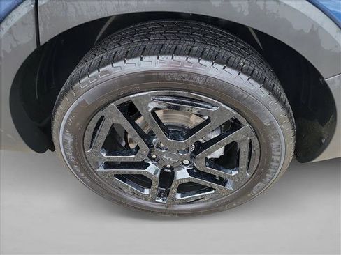 Used 2025 Kia Telluride SX Prestige X-Line image 12