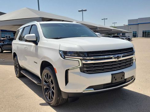 Used 2024 Chevrolet Tahoe LT w/ LT Signature Package RWD image 2