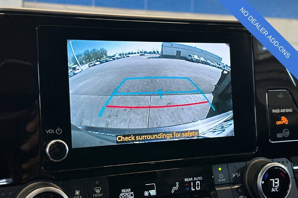 Used 2023 Toyota Highlander XLE AWD/4WD image 21