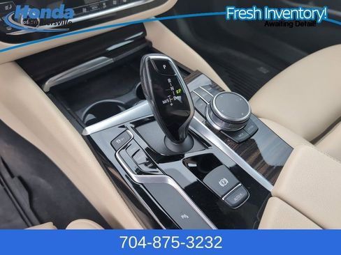 Used 2019 BMW 530i w/ Convenience Package image 26