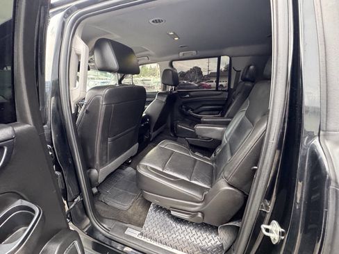 Used 2018 Chevrolet Suburban LT image 32