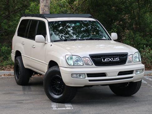 Used 2006 Lexus LX 470 4WD image 2