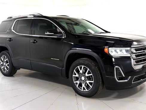 Used 2023 GMC Acadia SLT image 1