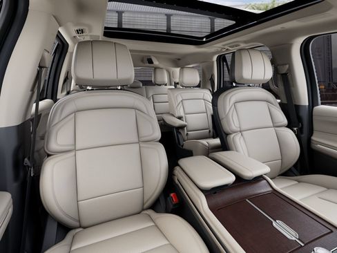 New 2027 Lincoln Navigator Reserve AWD/4WD image 10