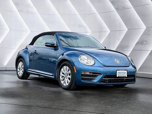 Used 2017 Volkswagen Beetle 1.8T S FWD image 3