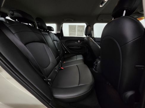 Used 2017 MINI Cooper Clubman ALL4 image 24