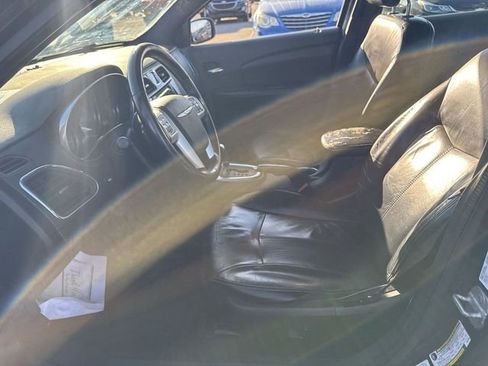 Used 2013 Chrysler 200 Limited w/ Sun & Sound Pkg image 9