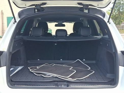 Used 2018 Mercedes-Benz GLC 300 4MATIC image 28