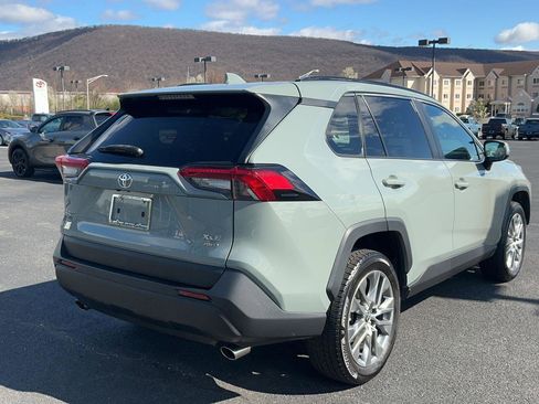 Used 2022 Toyota RAV4 XLE Premium w/ Carpet Mat Package (TMS) image 7