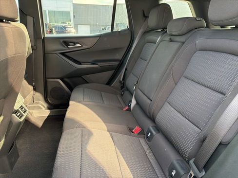 Used 2026 Chevrolet Equinox LT FWD image 29