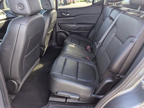 Used 2021 GMC Acadia SLT w/ Elevation Edition image 18