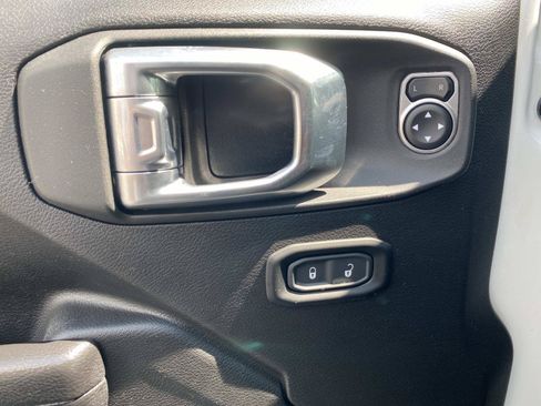 Used 2024 Jeep Wrangler Unlimited Sport AWD/4WD image 21