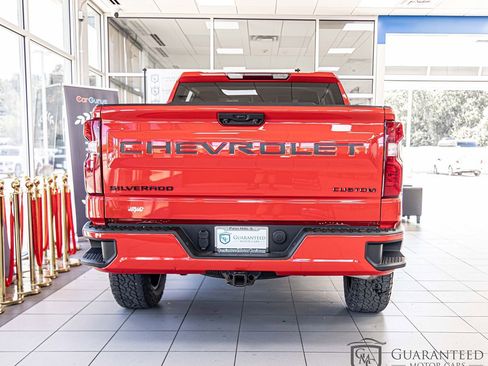 Used 2022 Chevrolet Silverado 1500 Custom w/ LPO, Dark Essentials Package AWD/4WD image 14