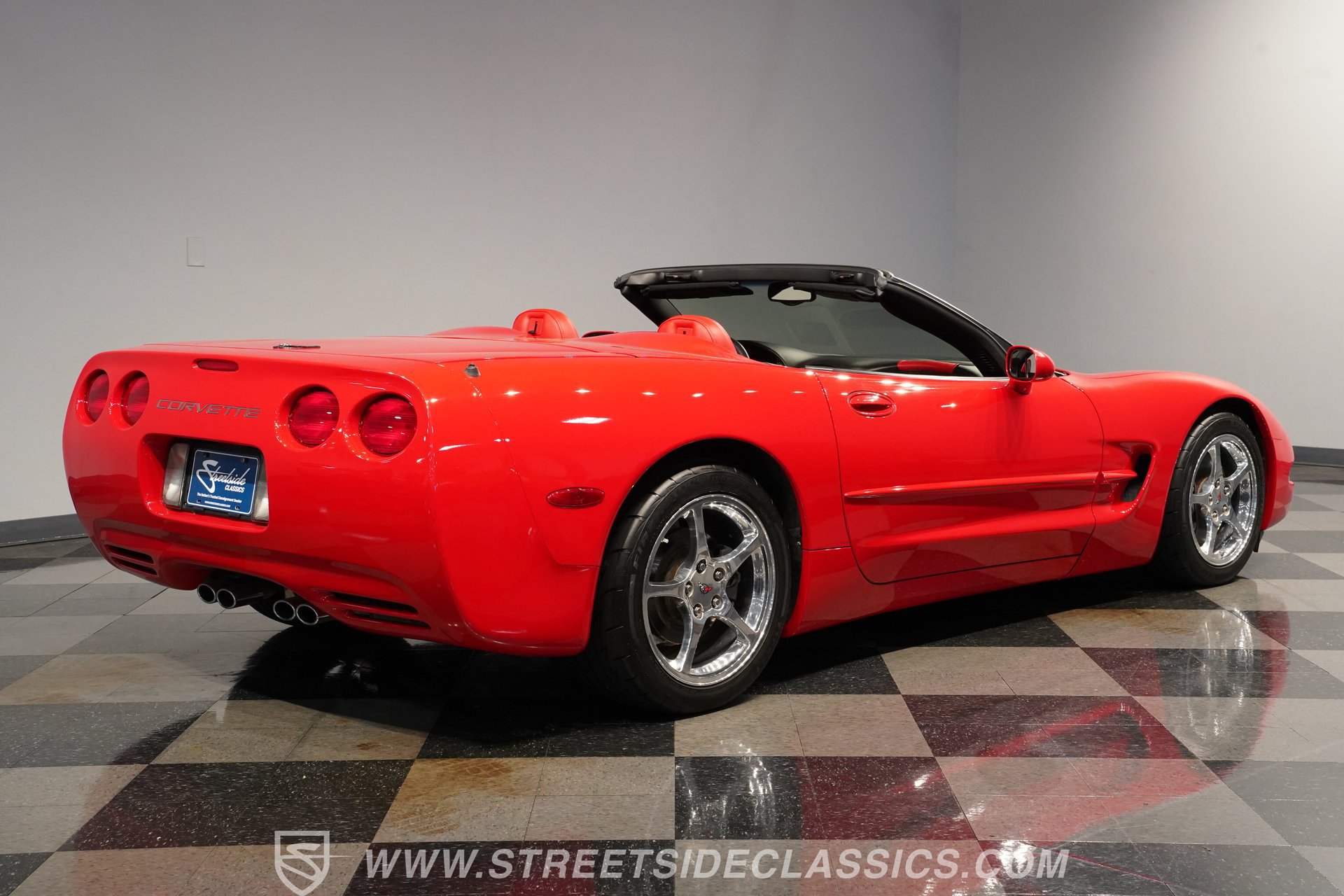 Used 2004 Chevrolet Corvette Convertible w/ Preferred Equipment Group RWD image 13