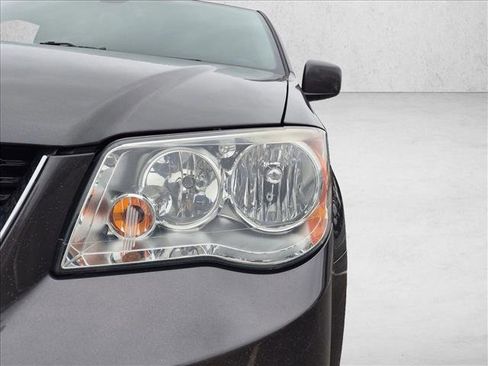 Used 2020 Dodge Grand Caravan SE FWD image 25