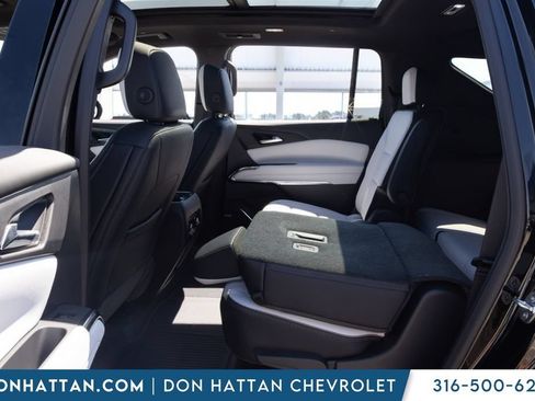 Used 2025 Chevrolet Traverse High Country w/ LPO, Floor Liner Package FWD image 18
