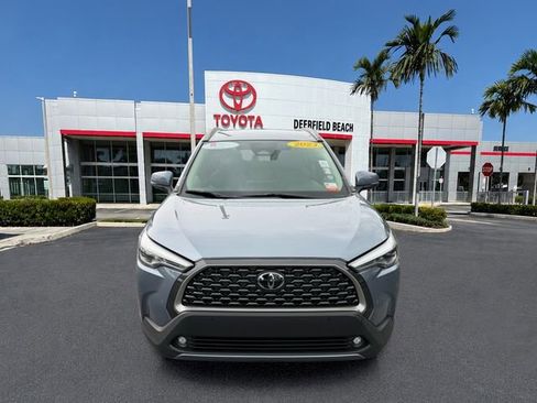 Used 2023 Toyota Corolla Cross XLE FWD image 2