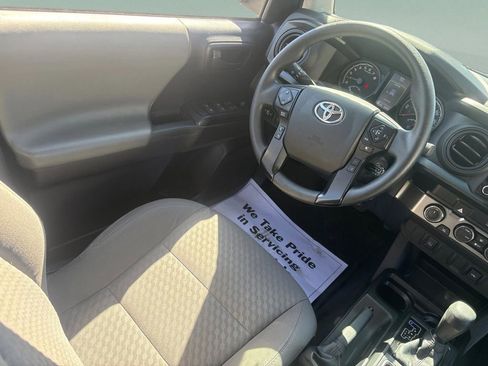 Used 2021 Toyota Tacoma SR AWD/4WD image 14