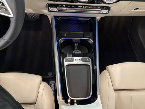 Certified 2025 Mercedes-Benz GLA 250 4MATIC image 19