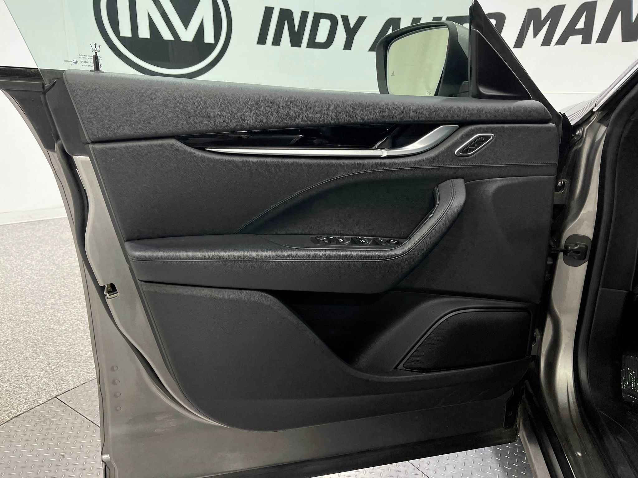 Used 2021 Maserati Levante AWD/4WD image 15