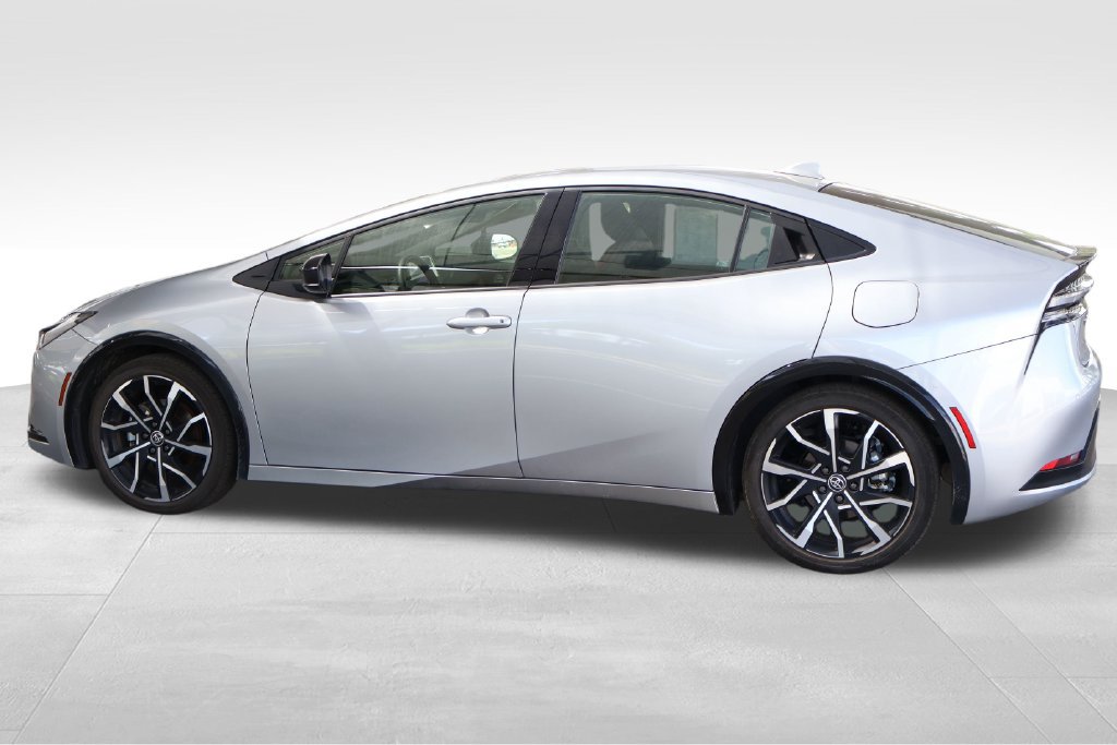 Certified 2024 Toyota Prius Prime FWD image 10