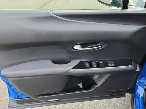 Used 2024 Lexus UX 250h Premium image 12