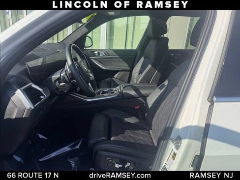 Used 2024 BMW X7 xDrive40i w/ Parking Assistance Package AWD/4WD image 13
