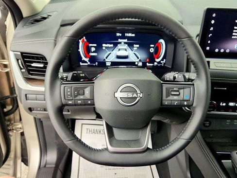 Used 2025 Nissan Rogue Platinum w/ Platinum Premium Package AWD/4WD image 14