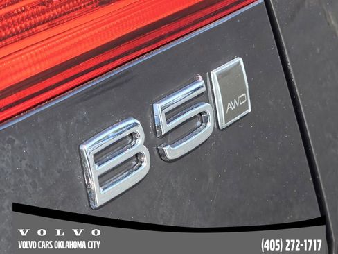 Certified 2025 Volvo XC60 B5 Plus w/ Protection Package Premier image 9