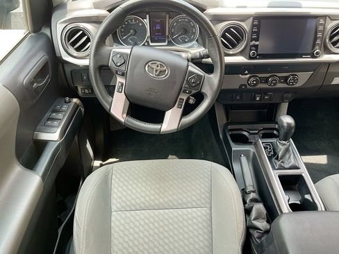 Used 2020 Toyota Tacoma SR5 RWD image 21