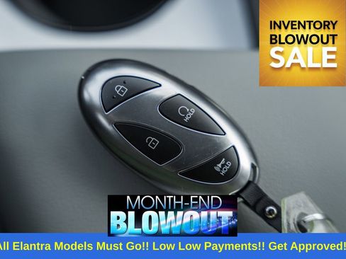 New 2025 Hyundai Elantra Limited image 40