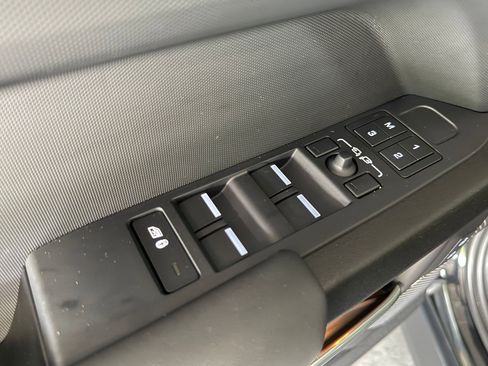 Certified 2023 Land Rover Defender 110 V8 AWD/4WD image 12