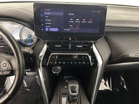 Used 2023 Toyota Venza XLE AWD/4WD image 18