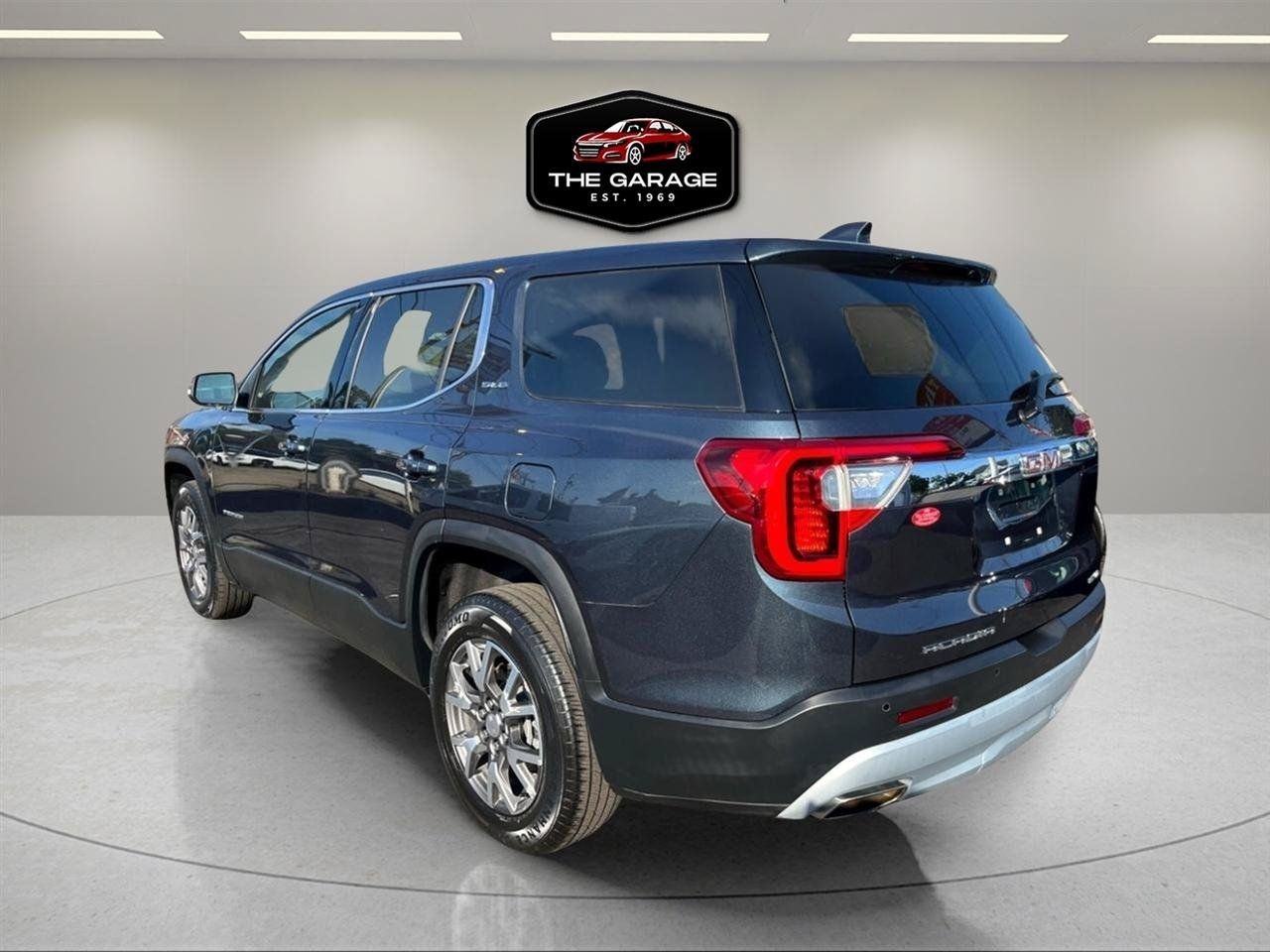 Used 2020 GMC Acadia SLE AWD/4WD image 4