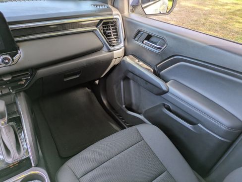 Used 2024 GMC Canyon Elevation w/ Convenience Package image 17