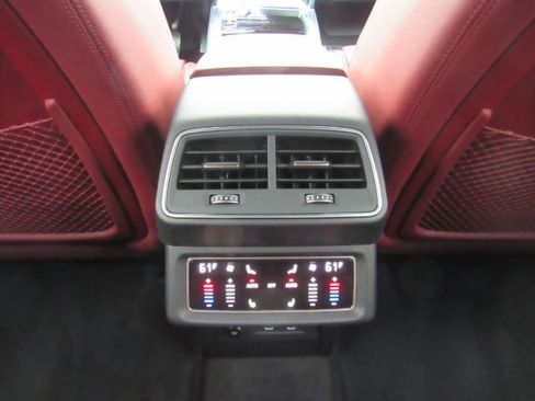 Used 2022 Audi e-tron S Prestige w/ Prestige Package image 32