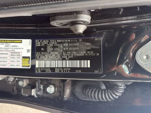 Used 2023 Toyota Corolla Cross XLE FWD image 27
